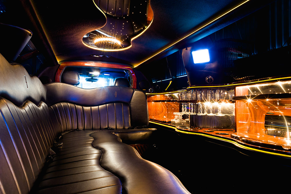 Witte Lincoln limousine huren bij Splendeur Limousines Witte Lincoln limousine huren