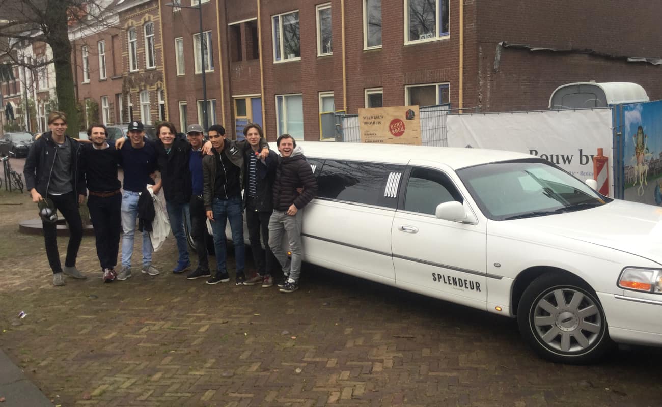 Vrijgezellenfeest Vrijgezellenfeestvervoer per limousine